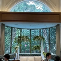 メイン装花は造花のアーチにしました