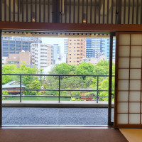 ゲストが通る挙式会場前室