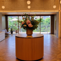 披露宴会場に隣接された相楽園パーラー（カフェ）ロビー