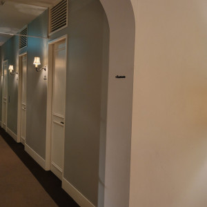 ゲスト待合スペース最寄りのトイレ|722267さんのチャペル・ド・コフレの写真(2501390)