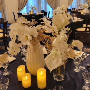 1階会場テーブルコーディネート|722267さんのセント・ラファエロチャペル御堂筋の写真(2502118)