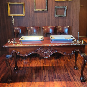 3階待合室の受付|722267さんのセント・ラファエロチャペル御堂筋の写真(2502129)