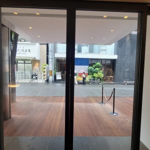 挙式会場ロビーからの披露宴会場側|722267さんのFRIGERIO(フリジェリオ)の写真(2452480)