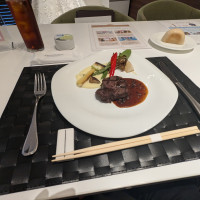 試食した肉料理