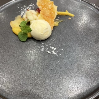 試食のデザート。メッセージも書いてもらえるそう。