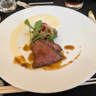 コース料理のメイン。