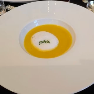 コース料理のスープ