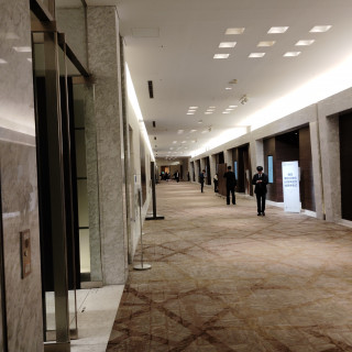 地下の披露宴会場廊下