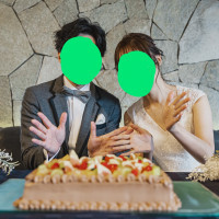 結婚する2人