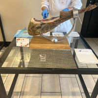 ウェルカムフードのお肉です。