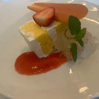 ウェディングケーキです