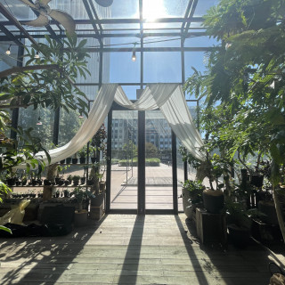 外で挙式も可能とのこと