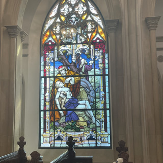 大きなステンドグラス