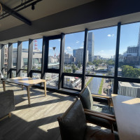 グリシーヌ・窓際