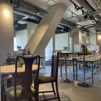 午前中に挙式する場合はテレビ塔のカフェが親族控室になるそうで