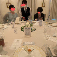 装花とゲストテーブル
このテーブルは7人で座ってもゆったり