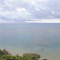 式場の前に広がる海、式の時間は満潮にあわせてもらえます