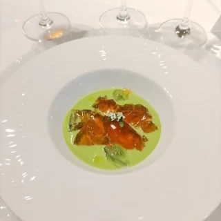 シェフのお料理は色鮮やか。