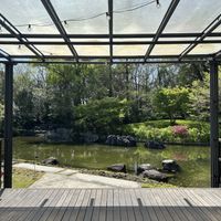 受付場所から池が見えます