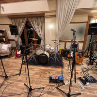 余興でバンド演奏もできました。(写真はセットした様子)