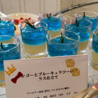 ドナルド&デイジーをイメージしたデザートビュッフェ。