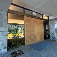 重厚感のある披露宴会場玄関