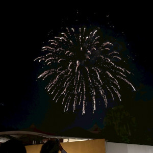 誓いのキスの際の花火|724545さんのTHE LUIGANS Spa & Resort(ザ・ルイガンズ.スパ&リゾート)の写真(2553020)