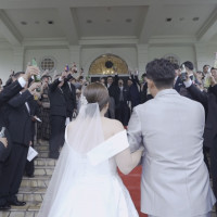 挙式後、大階段で全員と乾杯をしました！