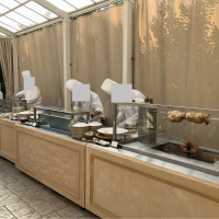 ガーデンでの料理ビュッフェ