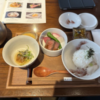 試食の料理。お肉が絶品。