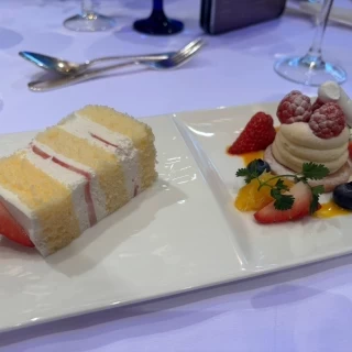 ゲストのデザート(デザートと、ウェディングケーキ)