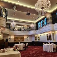 天井の高い披露宴会場