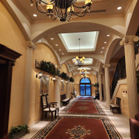 1階入り口とロビーを繋ぐ廊下