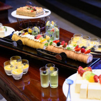 会場後方でデザートビュッフェをしました