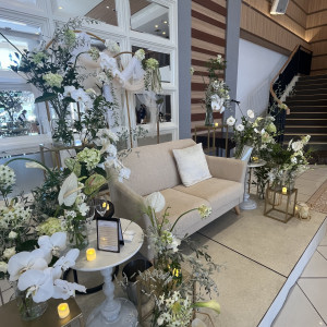 ソファーコーディネート、白い花を基調|725905さんのララシャンス迎賓館(宮崎)の写真(2544270)
