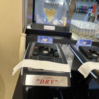 下から出てくるビール