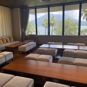 ゲストが待機できるロビー|726031さんのTHE BAYSUITE SAKURAJIMA TERRACE（ザベイスイートサクラジマテラス）の写真(2294460)