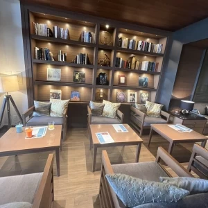 ゲスト控室はカフェのよう|726065さんのTHE SURF OCEAN TERRACE(ザ・サーフ オーシャンテラス)の写真(2294632)