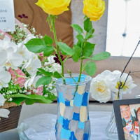 ウェルカムスペースで完成した花瓶に生花を刺したあと