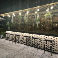 外でのデザートビュッフェが出来る。