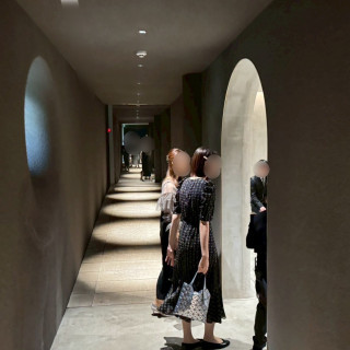 気持ちを整えてくれる挙式会場への道