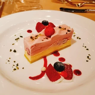 2種類のコースのうちのひとつのデザートです。