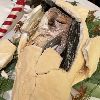 鯛の塩釜焼き