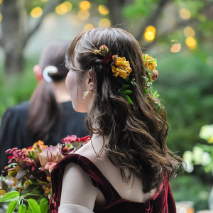 ヘアチェンジ後は生花を|726581さんのTHE GATEHOUSE（ゲートハウス）の写真(2399387)