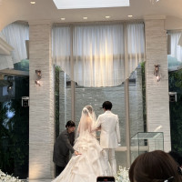 悪天候にも左右されない洗礼されたチャペル