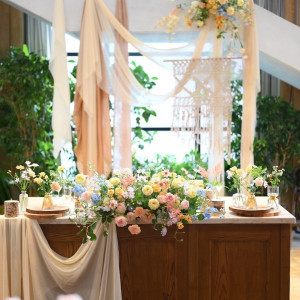 ドレス色当てクイズをしたので、お花はカラフルにしました。|727015さんのInStyle wedding KYOTO/テイクアンドギヴ・ニーズウェディングの写真(2301146)