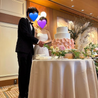 ウェディングケーキ入刀