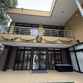 当日上のベランダからお菓子を投げました。