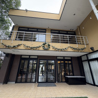 当日上のベランダからお菓子を投げました。