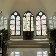 チャペル
ステンドグラス正面